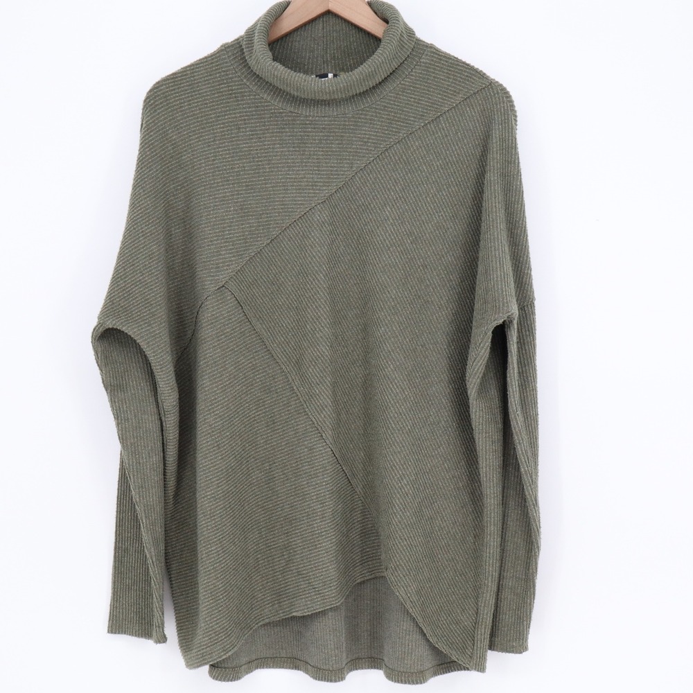 H by bordeaux Sweater Women's L Olive Ribbed Asymmetrical Seam Excellent